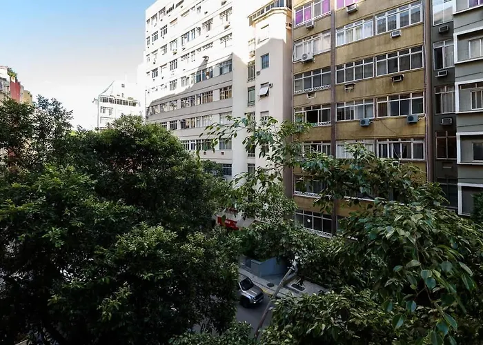 Quarto e sala perto da praia de Copacabana e metrô Rio de Janeiro